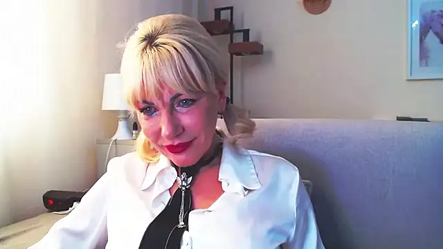 Snapshot of GabrielleTrue chatting on 10/02/25, 06:09 GabrielleTrue online show from 10/02/25, 06:09