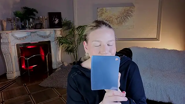 Snapshot of Jes_Solar chatting on 11/14/25, 09:57 Jes Solar online show from 11/14/25, 09:57