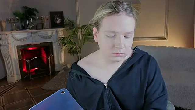 Snapshot of Jes_Solar chatting on 11/15/25, 10:15 Jes Solar online show from 11/15/25, 10:15