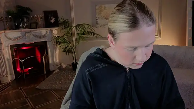 Snapshot of Jes_Solar chatting on 11/16/25, 10:04 Jes Solar online show from 11/16/25, 10:04