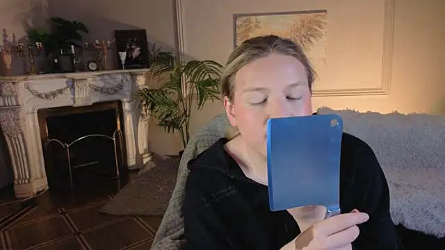 Snapshot of Jes_Solar chatting on 11/22/25, 09:03 Jes Solar online show from 11/22/25, 09:03