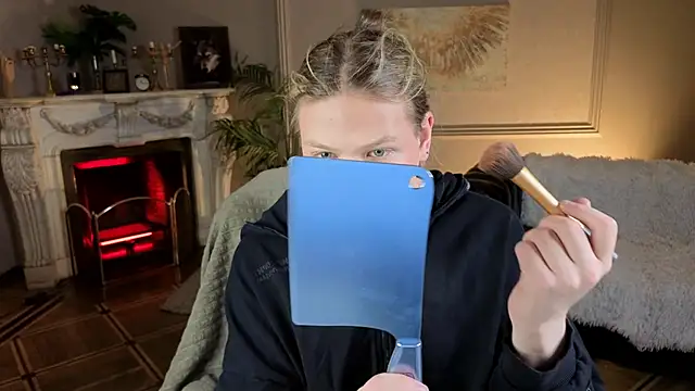 Snapshot of Jes_Solar chatting on 11/27/25, 10:01 Jes Solar online show from 11/27/25, 10:01