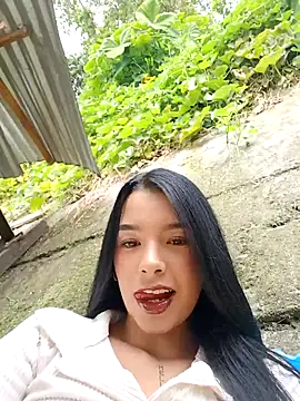 Snapshot of adrianagilton chatting on 09/08/25, 02:27 adrianagilton online show from 09/08/25, 02:27