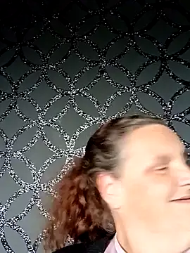 Snapshot of MissQueenBeex chatting on 10/04/25, 10:46 MissQueenBeex online show from 10/04/25, 10:46