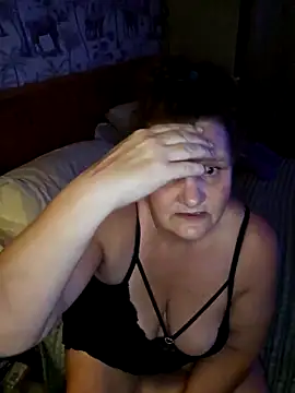 Snapshot of MissQueenBeex chatting on 12/01/25, 10:37 MissQueenBeex online show from 12/01/25, 10:37