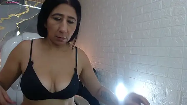 nei girl online show from 05/22/26, 12:33