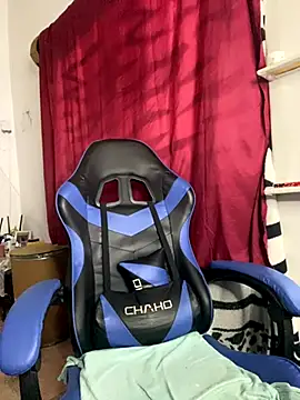 Snapshot of taimara_1 chatting on 11/15/25, 09:00 taimara 1 online show from 11/15/25, 09:00