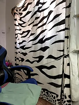 Snapshot of taimara_1 chatting on 12/03/25, 05:11 taimara 1 online show from 12/03/25, 05:11