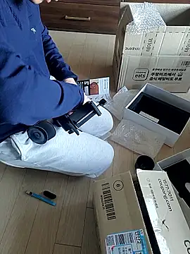 Snapshot of woonee827372 chatting on 12/01/25, 05:01 woonee827372 online show from 12/01/25, 05:01