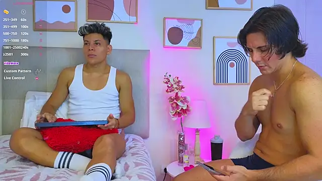 Snapshot of Almiboys chatting on 09/25/25, 03:43 Almiboys online show from 09/25/25, 03:43