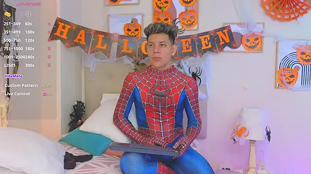 Snapshot of Almiboys chatting on 10/29/25, 08:32 Almiboys online show from 10/29/25, 08:32