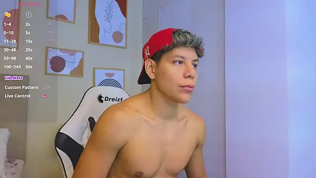 Snapshot of Almiboys chatting on 11/09/25, 11:47 Almiboys online show from 11/09/25, 11:47