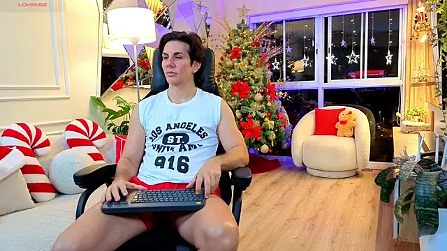 Snapshot of Almiboys chatting on 12/18/25, 12:06 Almiboys online show from 12/18/25, 12:06