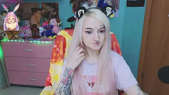 Snapshot of Manuela_unicorn chatting on 11/13/25, 08:30 Manuela unicorn online show from 11/13/25, 08:30