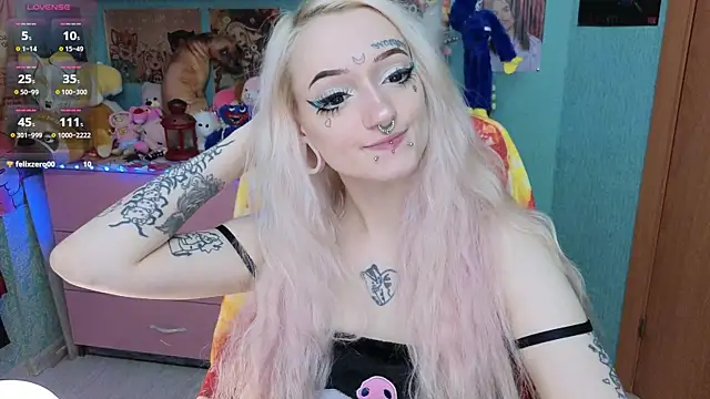 Snapshot of Manuela_unicorn chatting on 11/17/25, 08:36 Manuela unicorn online show from 11/17/25, 08:36