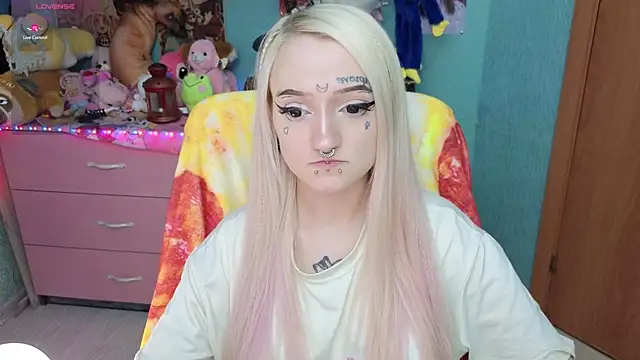 Snapshot of Manuela_unicorn chatting on 11/26/25, 03:18 Manuela unicorn online show from 11/26/25, 03:18