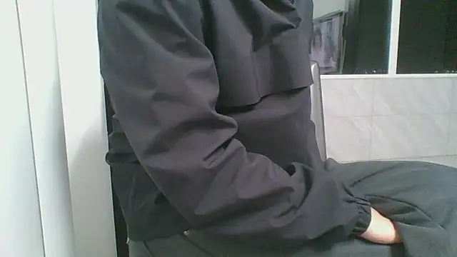 Snapshot of nole_china7 chatting on 10/19/25, 01:45 nole china7 online show from 10/19/25, 01:45