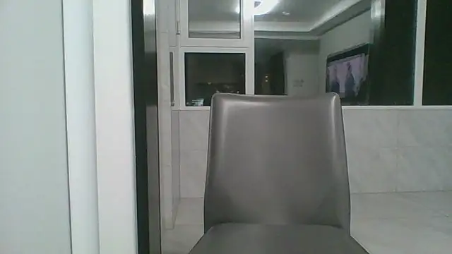 Snapshot of nole_china7 chatting on 10/28/25, 01:36 nole china7 online show from 10/28/25, 01:36