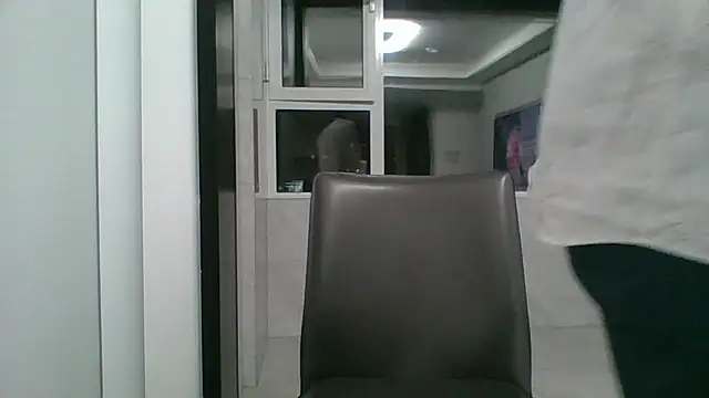 Snapshot of nole_china7 chatting on 10/29/25, 01:46 nole china7 online show from 10/29/25, 01:46