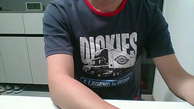 Snapshot of nole_china7 chatting on 11/13/25, 01:32 nole china7 online show from 11/13/25, 01:32