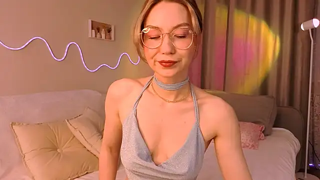 Lilo Sims online show from 09/29/25, 01:00