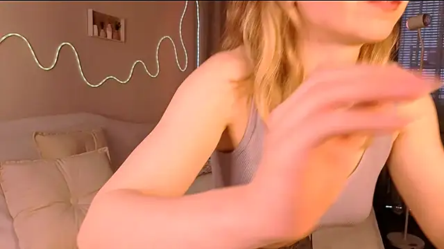 Lilo Sims online show from 10/12/25, 04:00