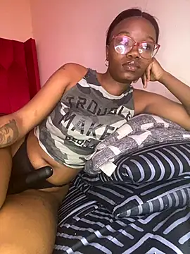 YummyMelanin117 online show from 10/19/25, 07:20