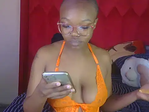 YummyMelanin117 online show from 10/27/25, 07:45