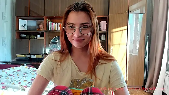 AngelaSwan online show from 09/11/25, 01:55