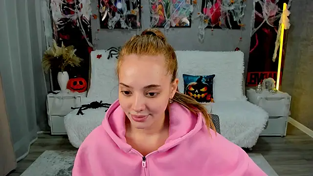 MelanieAlves online show from 10/30/25, 06:30