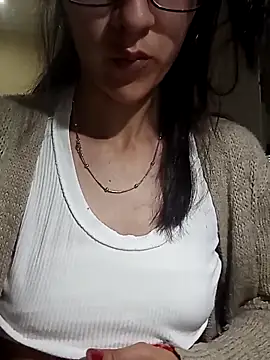 Snapshot of Camilitah chatting on 10/13/25, 03:06 Camilitah online show from 10/13/25, 03:06