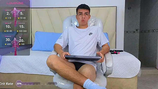 Hotboy21  online show from 11/19/25, 03:39