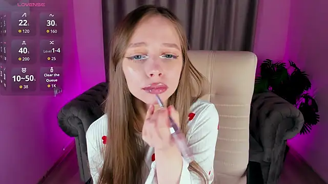 Snapshot of Amy_Waynee chatting on 11/18/25, 06:01 Amy Waynee online show from 11/18/25, 06:01