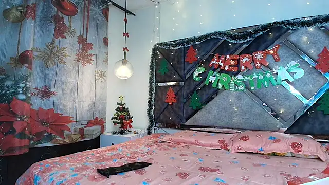 lovehotpink online show from 12/14/25, 03:23