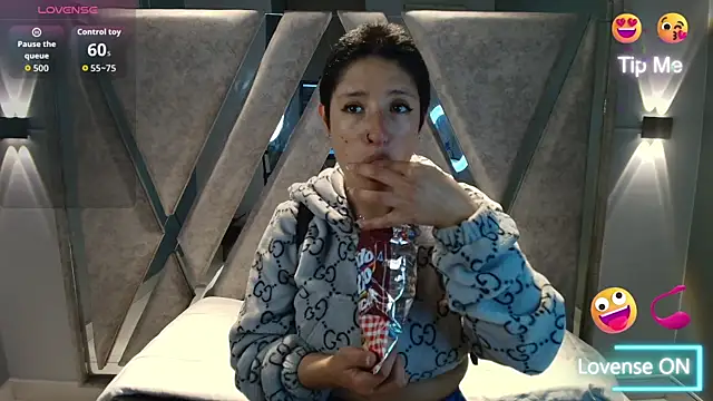 Elaine87  online show from 11/01/25, 10:45