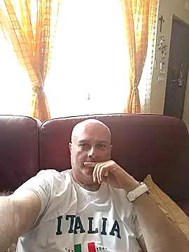 Alexis Bull online show from 05/11/26, 08:53