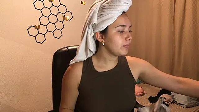 amelia hall online show from 09/18/25, 12:07