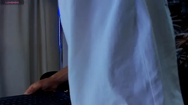 Snapshot of Lukas_Green chatting on 09/14/25, 07:46 Lukas Green online show from 09/14/25, 07:46