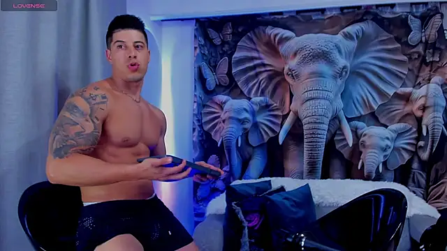 Snapshot of Lukas_Green chatting on 09/19/25, 08:05 Lukas Green online show from 09/19/25, 08:05