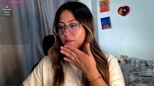 emma  bell  online show from 09/17/25, 09:38