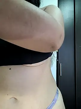 Snapshot of Yuli_Mars chatting on 10/02/25, 10:28 Yuli Mars online show from 10/02/25, 10:28