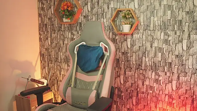 bonniie 98  online show from 07/20/26, 06:43