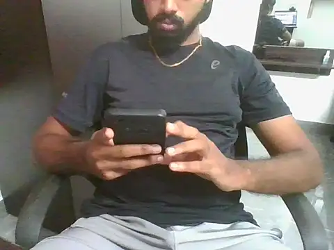 Snapshot of lovelyakash69 chatting on 10/03/25, 04:09 lovelyakash69 online show from 10/03/25, 04:09