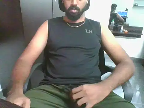 Snapshot of lovelyakash69 chatting on 11/05/25, 03:50 lovelyakash69 online show from 11/05/25, 03:50