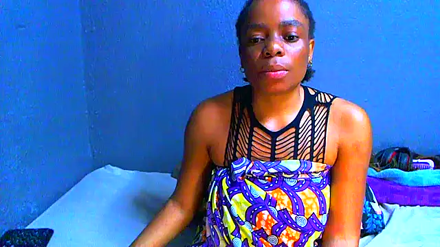 Snapshot of SMALLBOOBSXX chatting on 06/11/26, 05:33 SMALLBOOBSXX online show from 06/11/26, 05:33