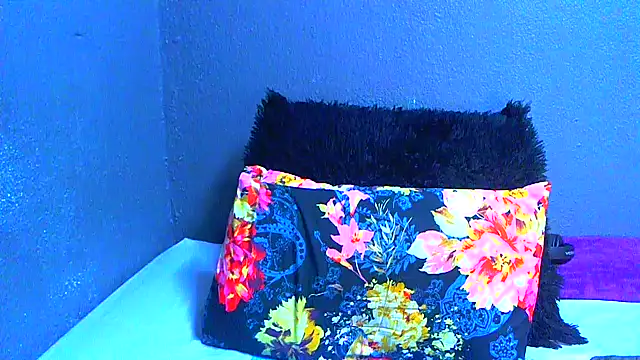 SMALLBOOBSXX online show from 07/12/26, 05:31