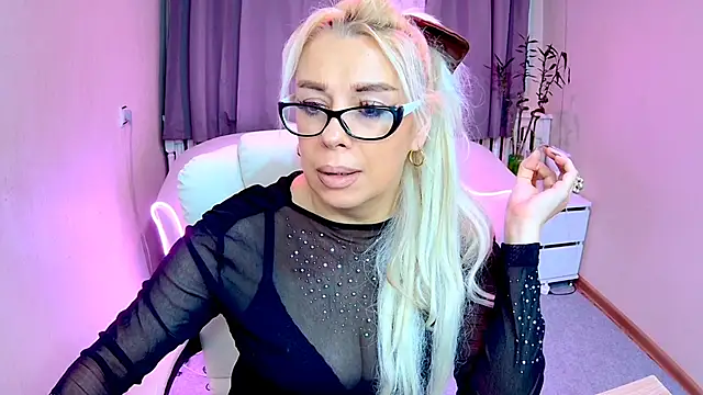 KatrinaCharm online show from 11/21/25, 07:29