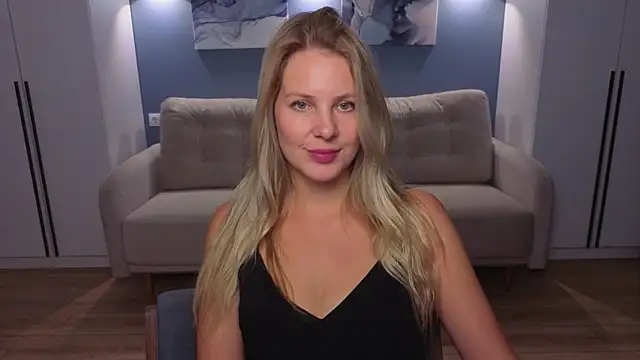 MelanieBennett online show from 07/28/26, 08:54