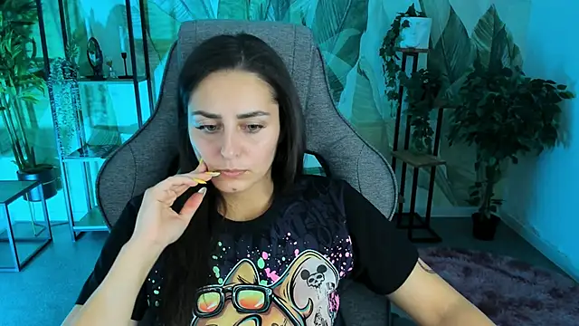 ValeriiMills online show from 10/13/25, 04:07