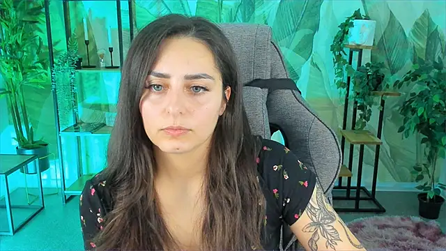 Snapshot of ValeriiMills chatting on 11/27/25, 03:03 ValeriiMills online show from 11/27/25, 03:03